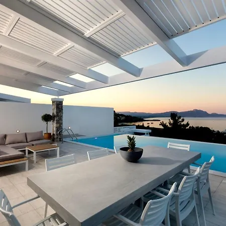 Villa Estella With Pool&jacuzzi In *