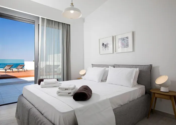 Estella With Pool & Jacuzzi In فيلة لينثوس