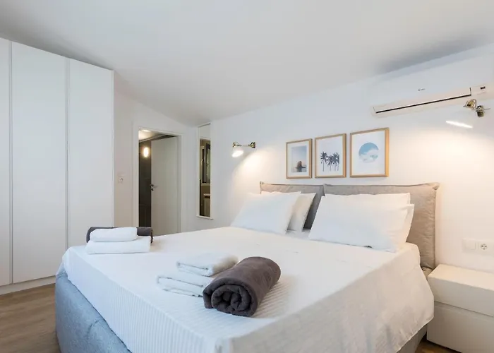 Estella With Pool & Jacuzzi In فيلة