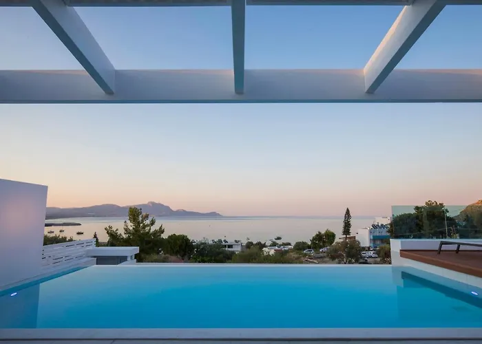 Estella With Pool & Jacuzzi In Líndosz