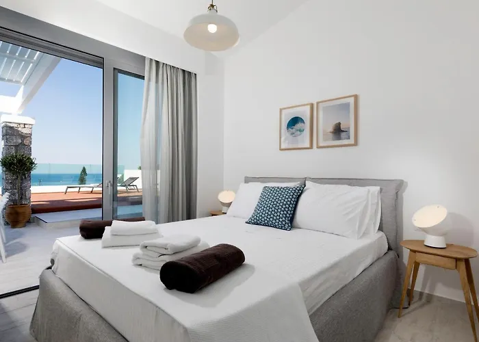 Estella With Pool & Jacuzzi In