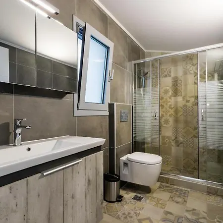 Βίλα Estella With Pool & Jacuzzi In Λίνδος